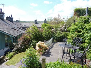 Outdoor dining - 1 bedroom accommodation in Ambleside (Ambleside)