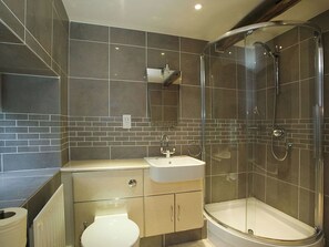 Bathroom - 1 bedroom accommodation in Ambleside (Ambleside)