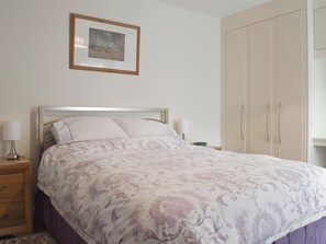 2 quartos, Wi-Fi de cortesia, roupa de cama