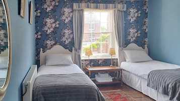 4 bedrooms, free WiFi, bed sheets