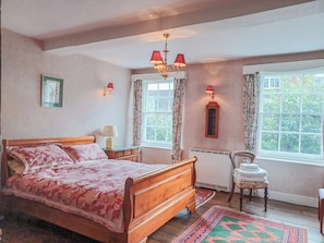 4 bedrooms, free WiFi, bed sheets - 4 bedroom accommodation in Cleobury Mortimer, near Ludlow (Cleobury Mortimer, near Ludlow)