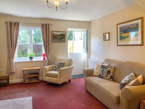 TV - 2 bedroom accommodation in Thirsk (Thirsk)