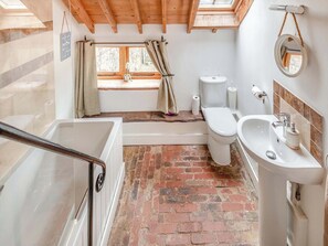 Towels - 3 bedroom accommodation in Arlingham, near Frampton-on-Severn (Arlingham, near Frampton-on-Severn)