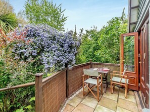 Outdoor dining - 2 bedroom accommodation in Woodbridge (Woodbridge)