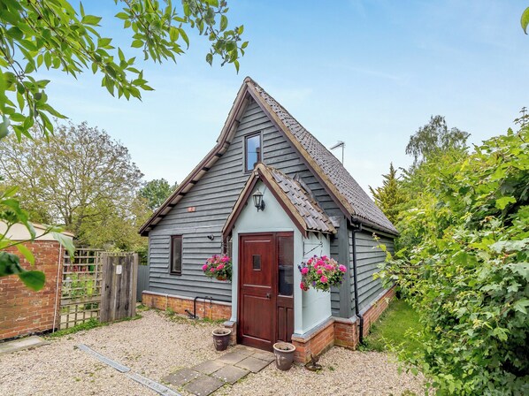 Exterior - 2 bedroom accommodation in Woodbridge (Woodbridge)