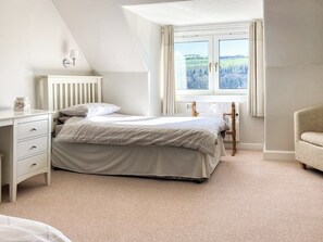 3 bedrooms, free WiFi, bed sheets - 3 bedroom accommodation in Ballantrae, near Girvan (Ballantrae, near Girvan)
