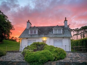 Exterior - 3 bedroom accommodation in Ballantrae, near Girvan (Ballantrae, near Girvan)