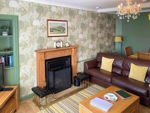 TV, fireplace - 3 bedroom accommodation in Ballantrae, near Girvan (Ballantrae, near Girvan)