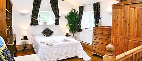 5 soverom, wi-fi (inkludert) og sengetøy