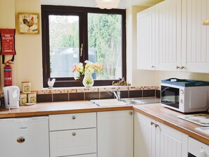High chair - 2 bedroom accommodation in Hemingby, near Horncastle (Hemingby, near Horncastle)