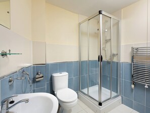 Towels - 2 bedroom accommodation in Wroxham, near Norwich (Wroxham, near Norwich)