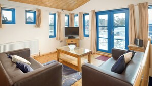 Unclassified image, 3 of 12, button - 2 bedroom accommodation in Wroxham, near Norwich (Wroxham, near Norwich)