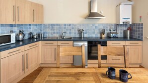 Unclassified image, 2 of 12, button - 2 bedroom accommodation in Wroxham, near Norwich (Wroxham, near Norwich)