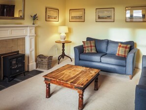 Living area - 4 bedroom accommodation in Newtonmore, near Aviemore (Newtonmore, near Aviemore)
