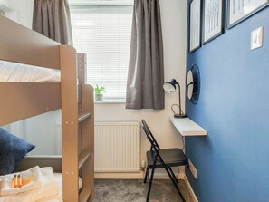 3 bedrooms, free WiFi, bed sheets