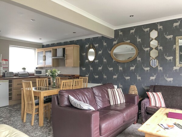 Living area - 3 bedroom accommodation in Bowness-on-Windermere (Bowness-on-Windermere)