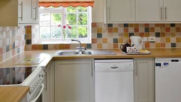 Highchair, cookware/dishes/utensils