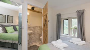 3 bedrooms, free WiFi, bed sheets