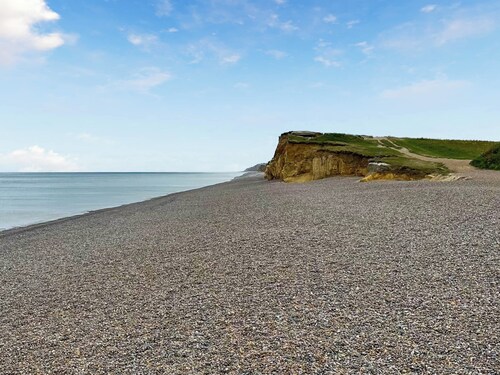 3 bedroom accommodation in Weybourne