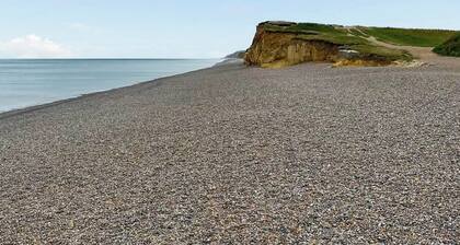 3 bedroom accommodation in Weybourne
