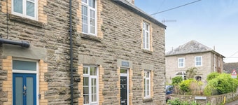 4 bedroom accommodation in Hay-on-Wye