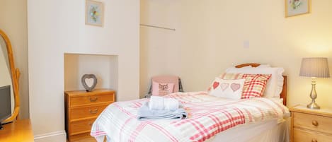 4 bedrooms, free WiFi, bed sheets
