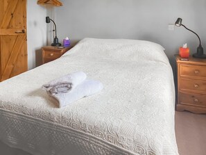 3 quartos, Wi-Fi de cortesia, roupa de cama