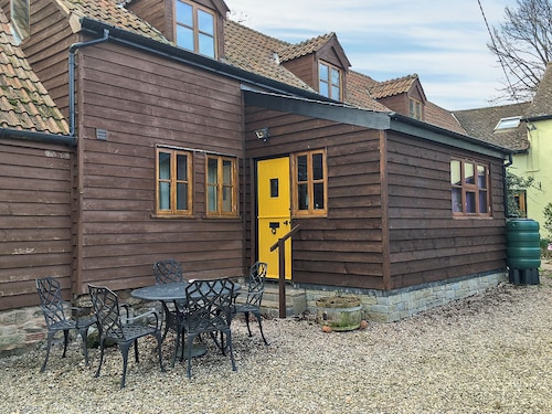 3 bedroom accommodation in Preston Wynne