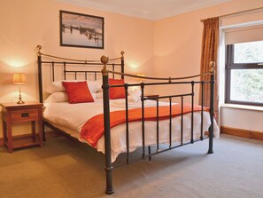 5 bedrooms, free WiFi, bed sheets