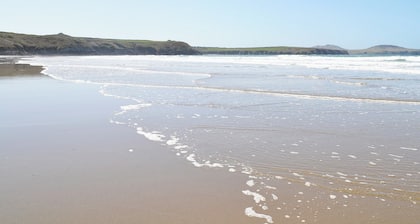 5 bedroom accommodation in Burry Port, near Llanelli