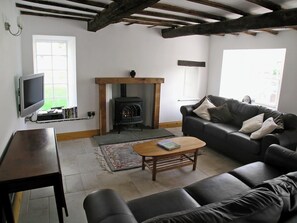 Living area - A spacious detached cottage located by a beck in a quiet village. (Hartley, Kirkby Stephen)