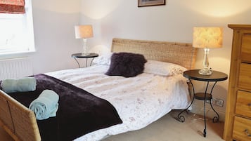 5 bedrooms, free WiFi, bed sheets