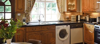 2 bedroom accommodation in Bala