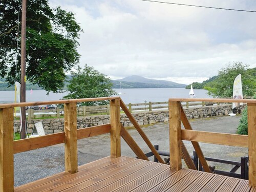 2 bedroom accommodation in Bala