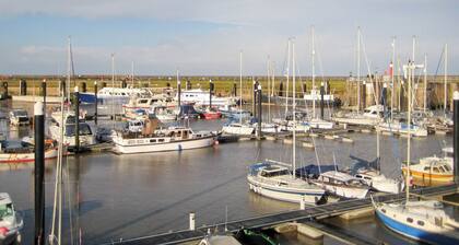 2 bedroom accommodation in Oake, near Taunton