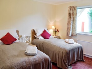 3 bedrooms, free WiFi, bed sheets