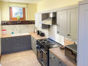 Cookware/dishes/utensils - 1 bedroom accommodation in Cantley, near Acle (Cantley, near Acle)