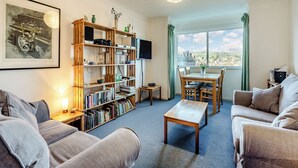 Unclassified image, 3 of 18, button - Sandringham Court Flat 4 (Swanage)