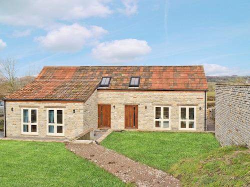 4 bedroom accommodation in West Pennard, near Glastonbury