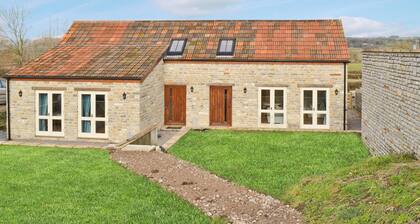 4 bedroom accommodation in West Pennard, near Glastonbury