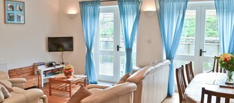 4 bedroom accommodation in West Pennard, near Glastonbury