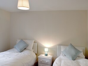 2 bedrooms, free WiFi, bed sheets - 2 bedroom accommodation in Keswick (Keswick)