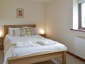 2 bedrooms, free WiFi, bed sheets - 2 bedroom accommodation in Poundstock, Bude (Poundstock, Bude)