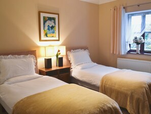 2 quartos, Wi-Fi de cortesia, roupa de cama
