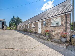 Exterior - 2 bedroom accommodation in Llandeilo (Llandeilo)