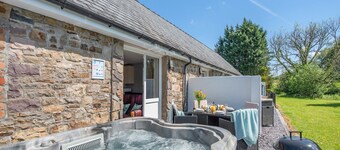 2 bedroom accommodation in Llandeilo
