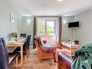 Living area - 2 bedroom accommodation in Llandeilo (Llandeilo)