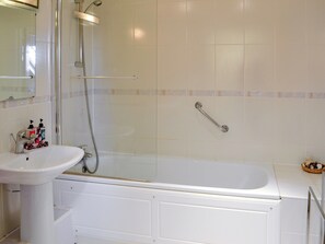 Towels - 2 bedroom accommodation in Bridport (Bridport)
