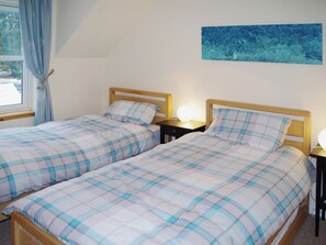 3 bedrooms, free WiFi, bed sheets