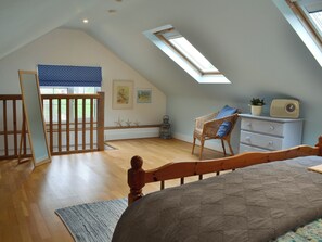 2 bedrooms, free WiFi, bed sheets - 2 bedroom accommodation in Playden, near Rye (Playden, near Rye)